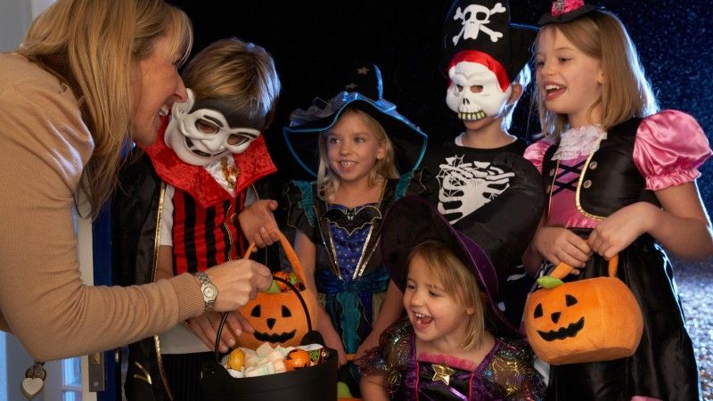 How to be the center of attention in the Halloween crowd?