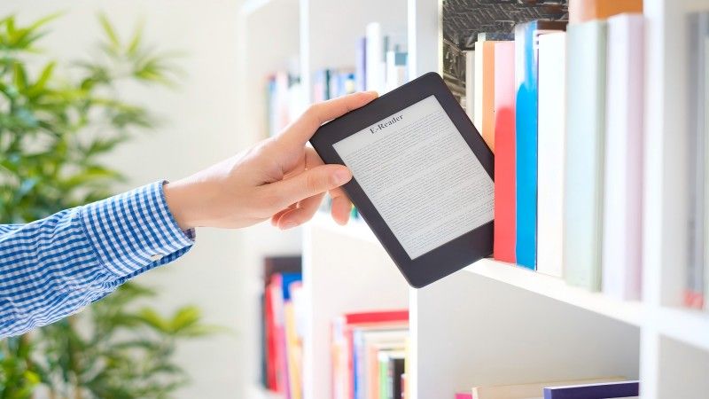 E-readers vs. traditional books: why digital reading is growing in popularity